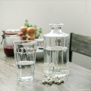 Perles aux microorganismes pour purifier l'eau du robinet