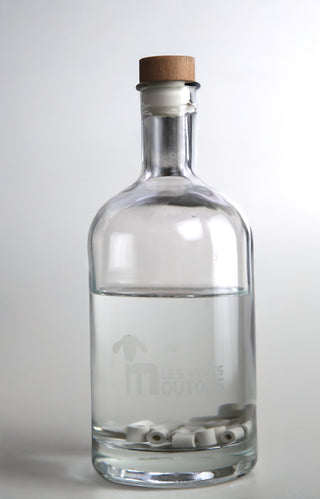 Bouteille en verre  de Les Verts Moutons perles de céramique EM